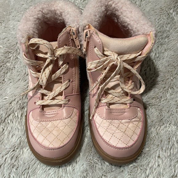 Carters 2m pale pink rubber sole furry nylon boot zipper entry worn once euc - Picture 1 of 8